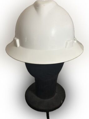 MSA White Full Brim Hard Hat | Ratchet Suspension | Medium | Safety Helmet